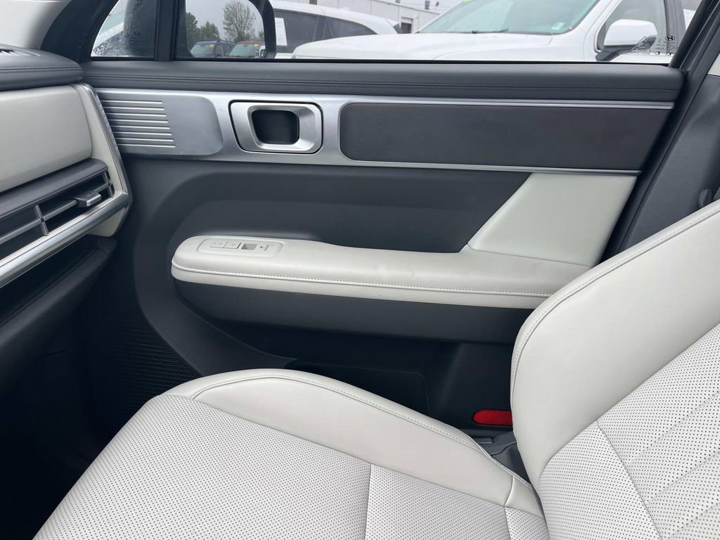 Used 2025 Hyundai Santa Fe SEL image 29