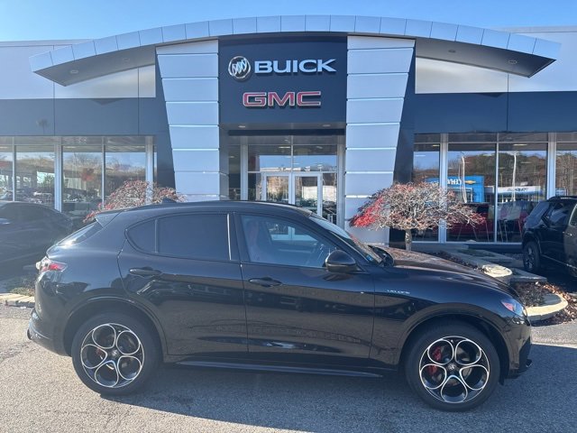 Used 2024 Alfa Romeo Stelvio Veloce image 34