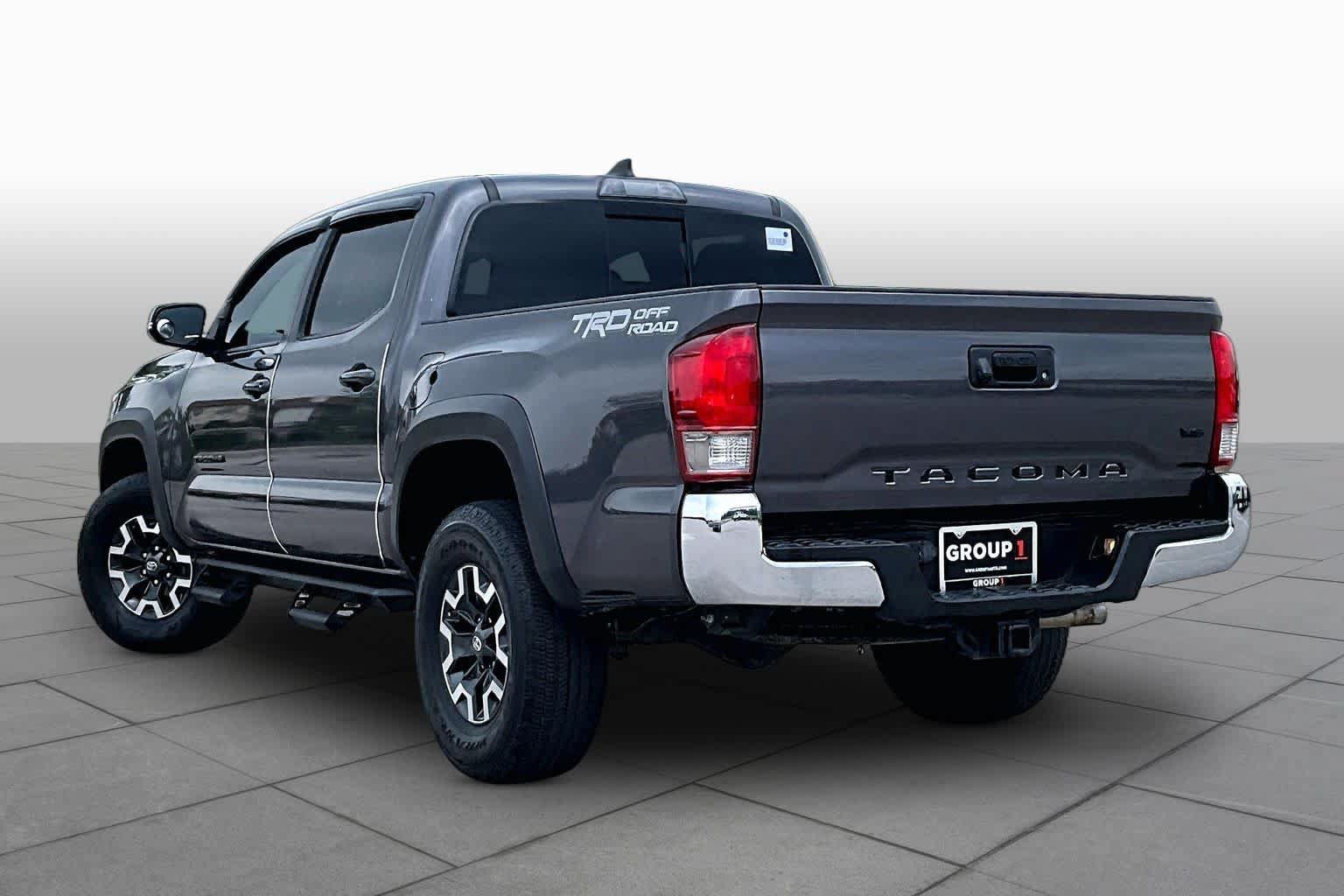 Used 2017 Toyota Tacoma TRD Off-Road w/ Tow Package RWD image 12