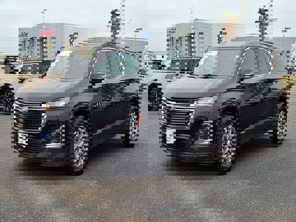Used 2023 Chevrolet Traverse LT w/ LPO, Floor Liner Package image 3