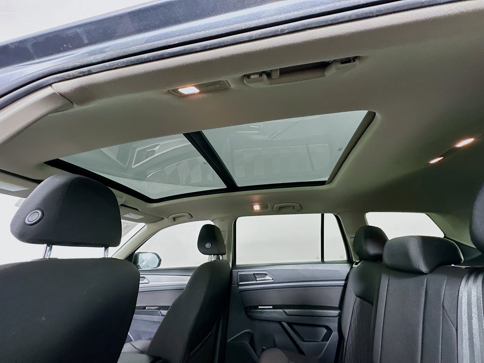 Used 2018 Volkswagen Atlas Launch Edition image 33