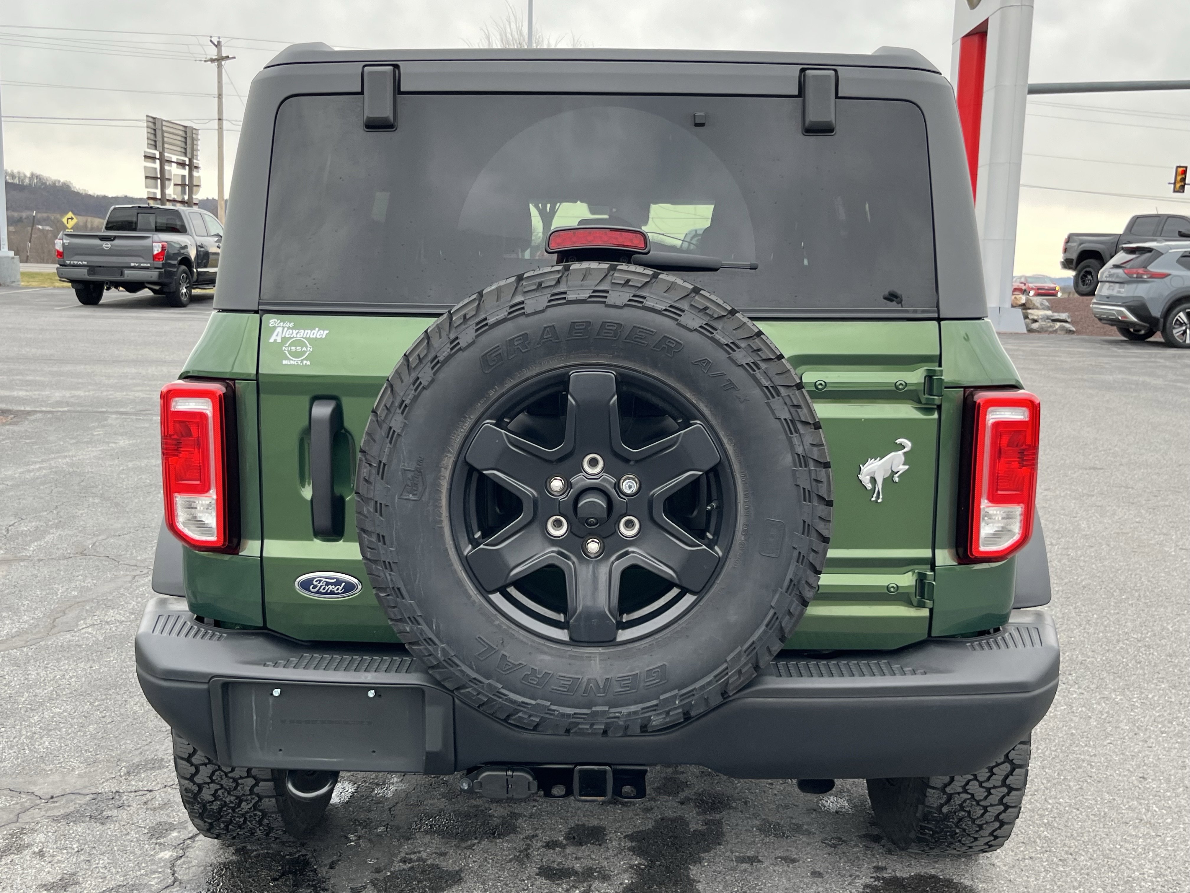 Used 2024 Ford Bronco Black Diamond video 4