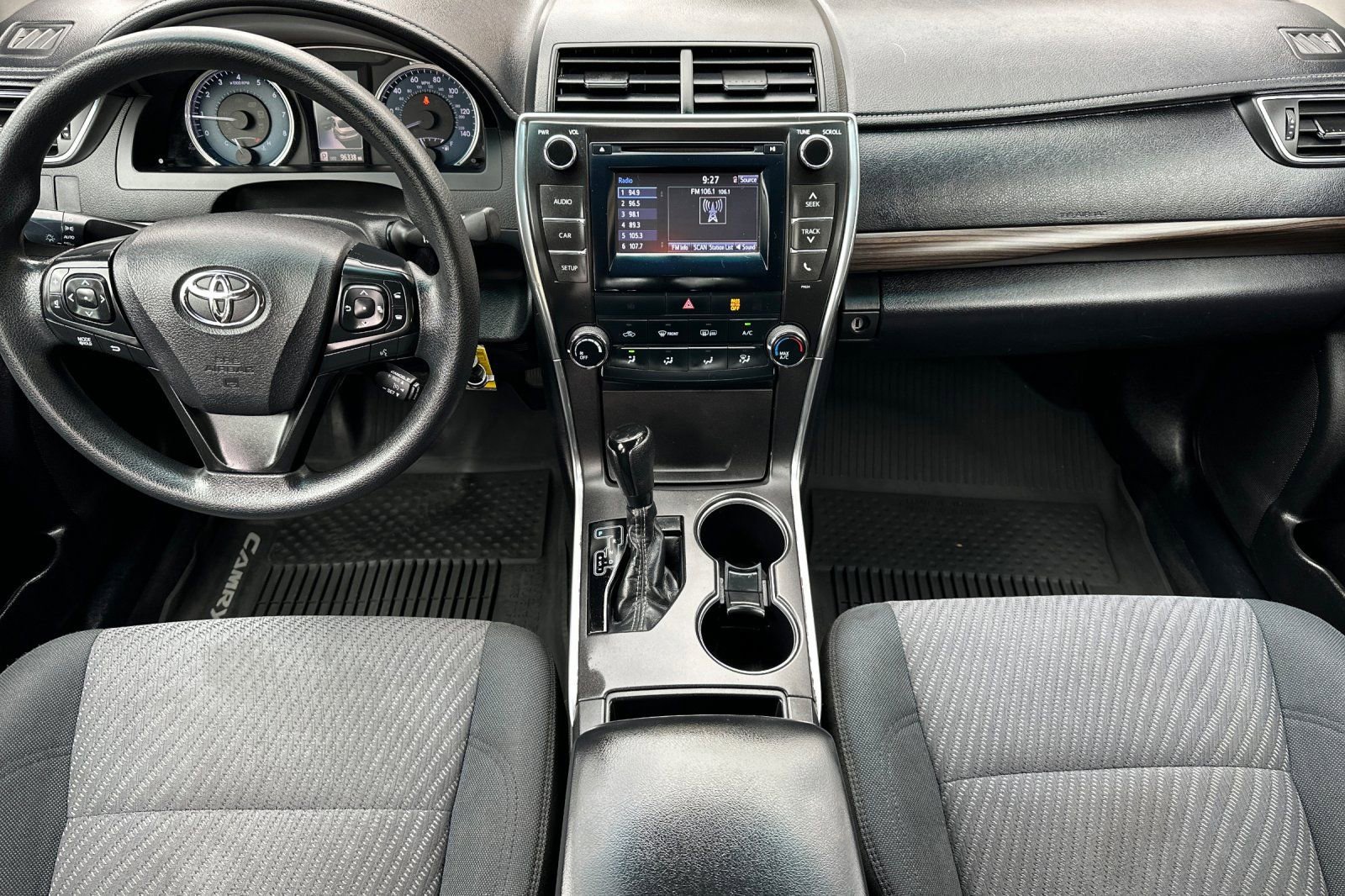 Used 2016 Toyota Camry LE FWD image 12