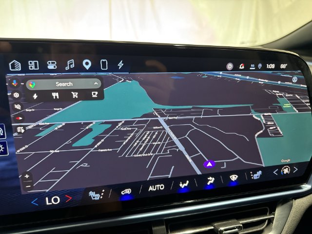 Used 2024 Chevrolet Equinox EV LT FWD image 17