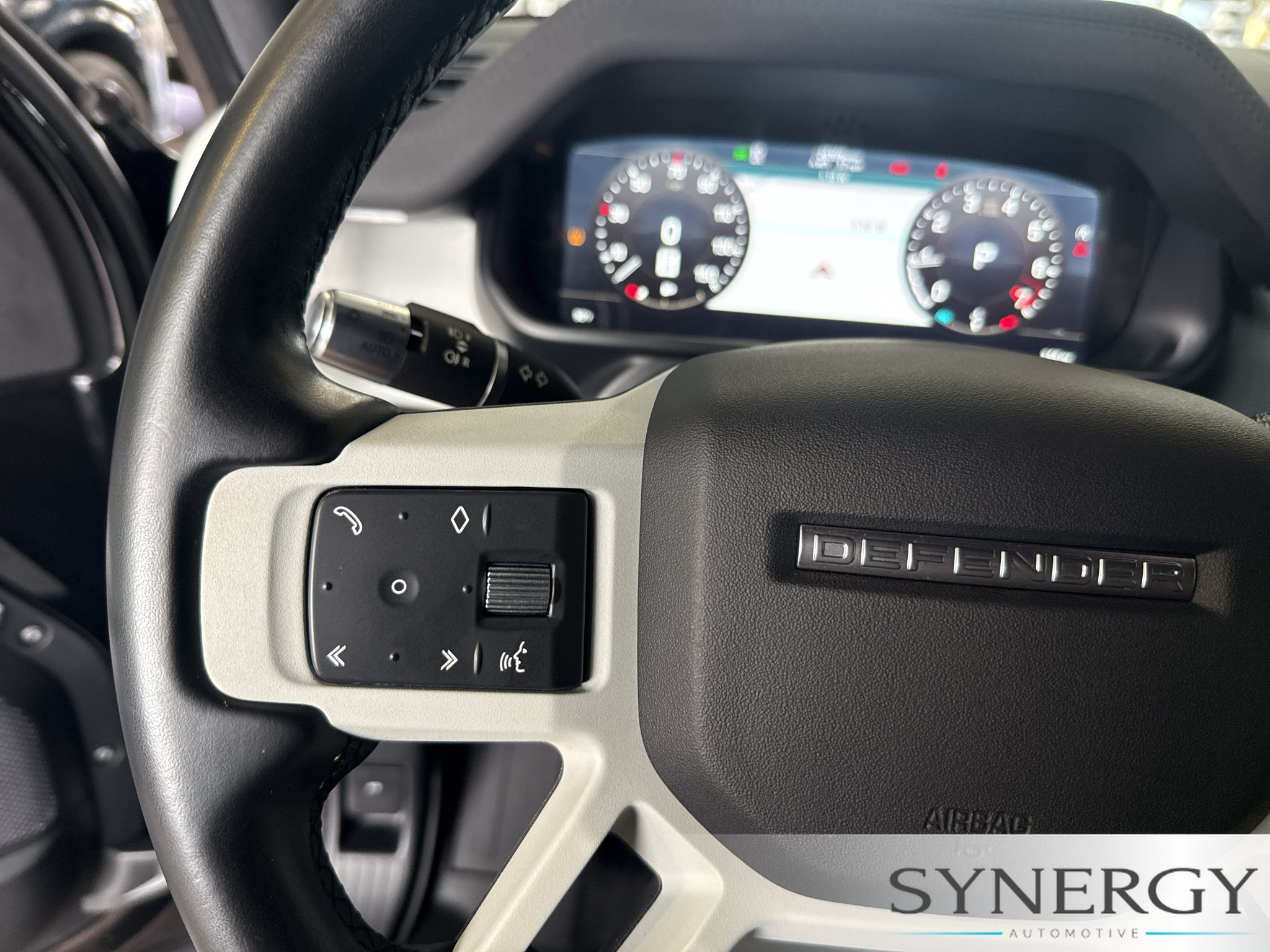Used 2022 Land Rover Defender 110 X-Dynamic SE AWD/4WD image 20