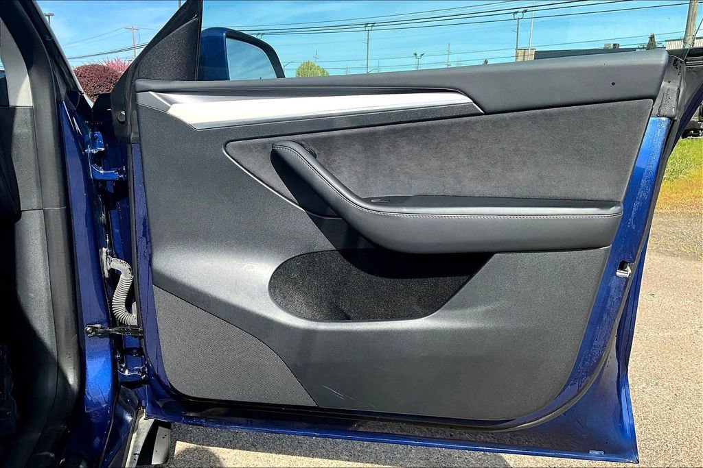 Used 2023 Tesla Model Y Long Range image 23