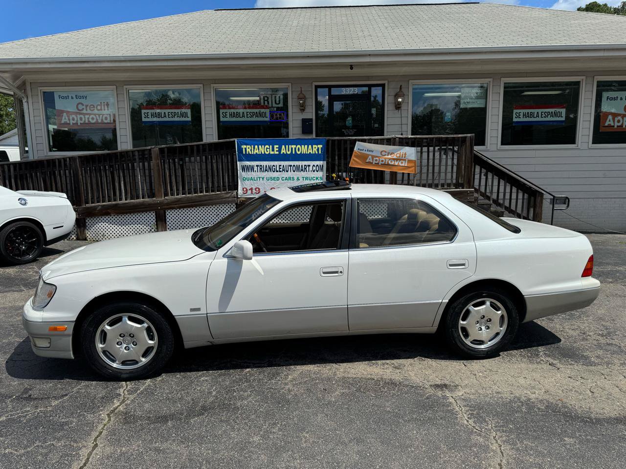 Used 2000 Lexus LS 400 w/ Platinum Series RWD image 6