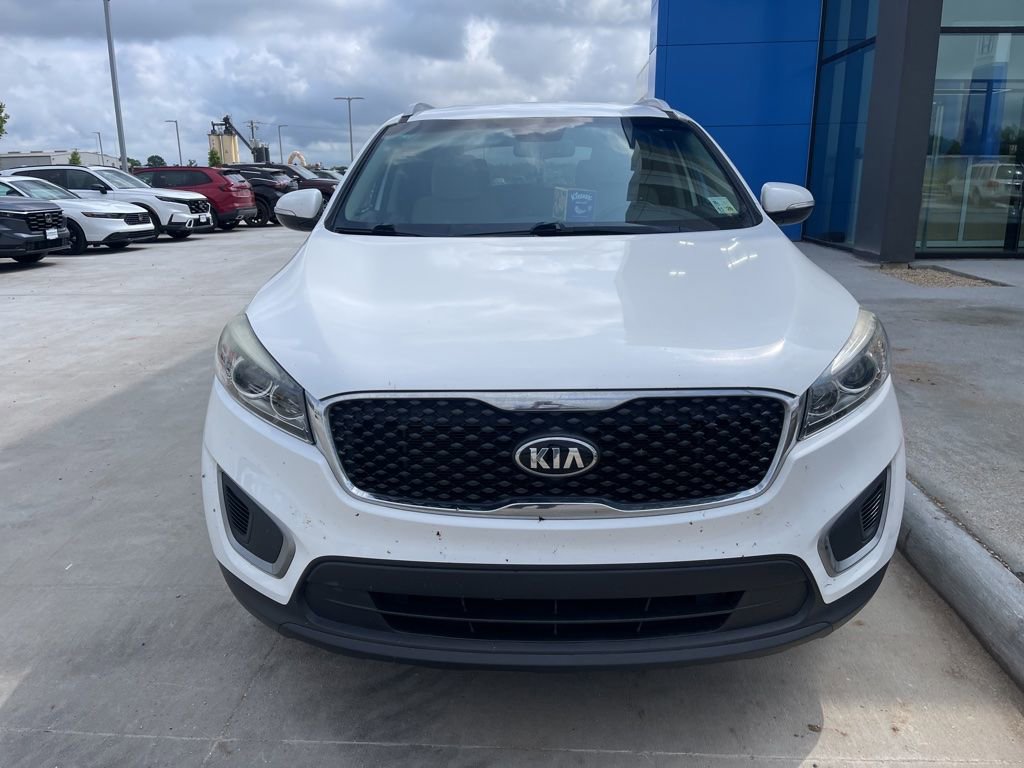 Used 2017 Kia Sorento FWD w/ LX Convenience Package image 2