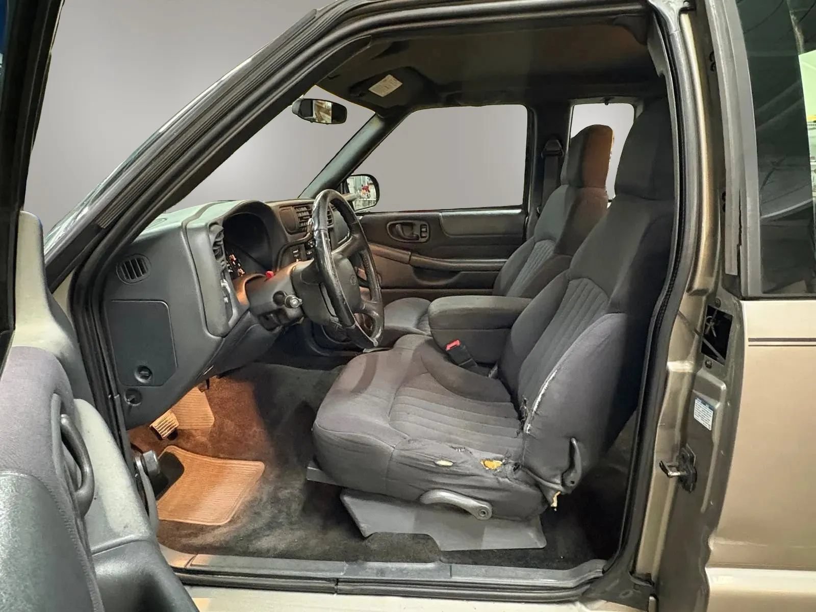 Used 2003 Chevrolet S10 Pickup LS RWD image 12