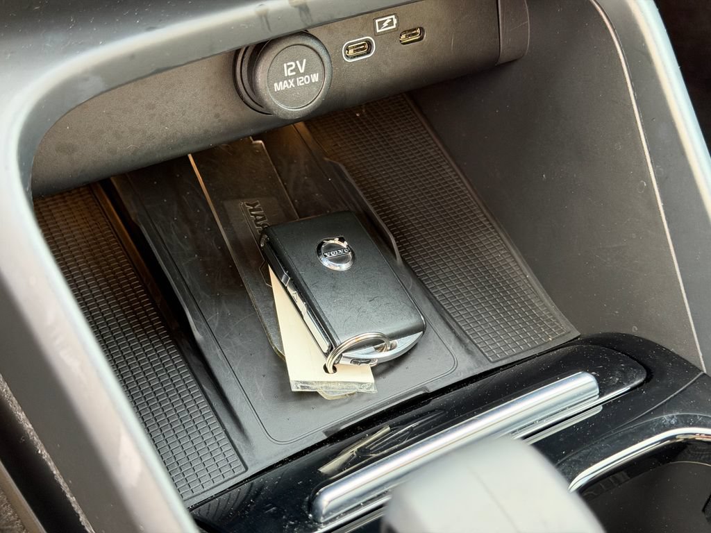 Certified 2023 Volvo C40 Recharge Core w/ Climate Package AWD/4WD image 20
