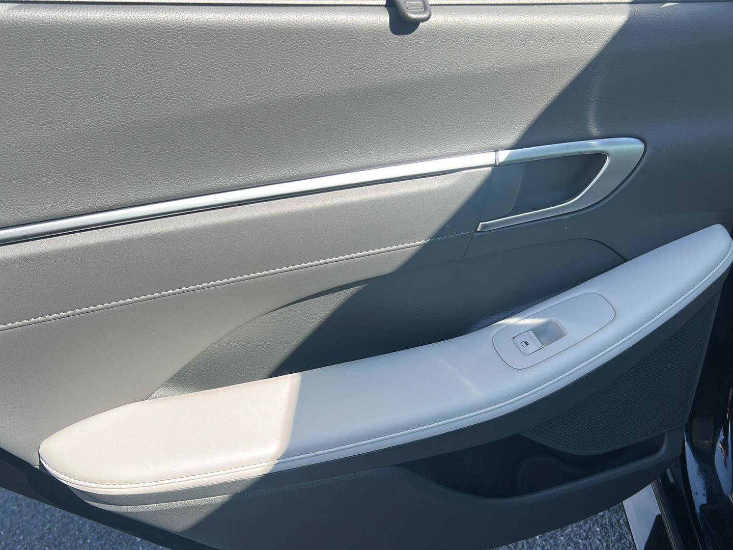 Certified 2025 Hyundai Sonata Limited FWD image 15