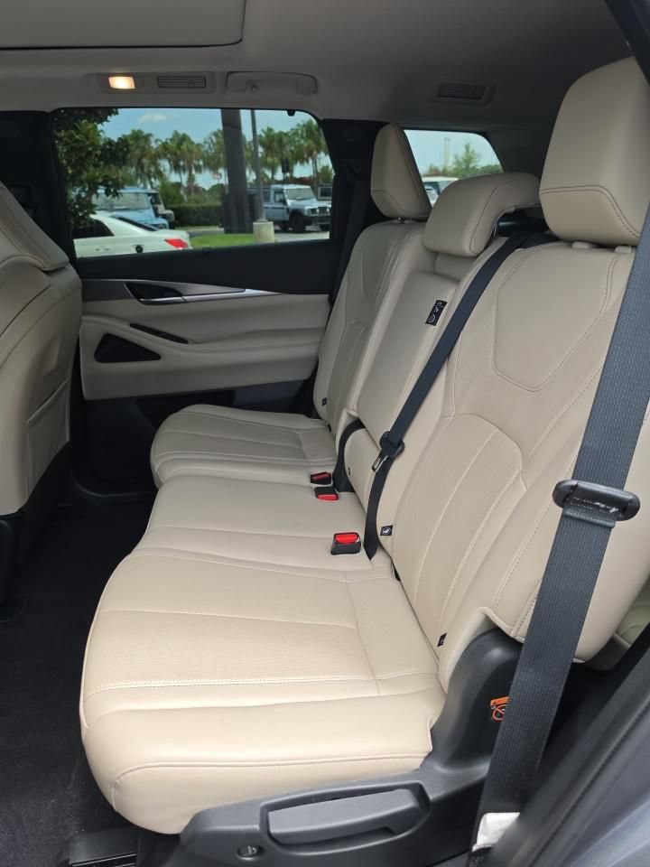 Certified 2023 INFINITI QX60 Luxe w/ Cargo Package AWD/4WD image 17
