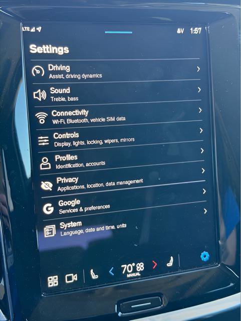 Used 2025 Volvo V60 B5 Cross Country Plus image 35