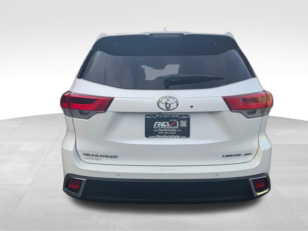 Used 2019 Toyota Highlander Limited Platinum AWD/4WD image 5