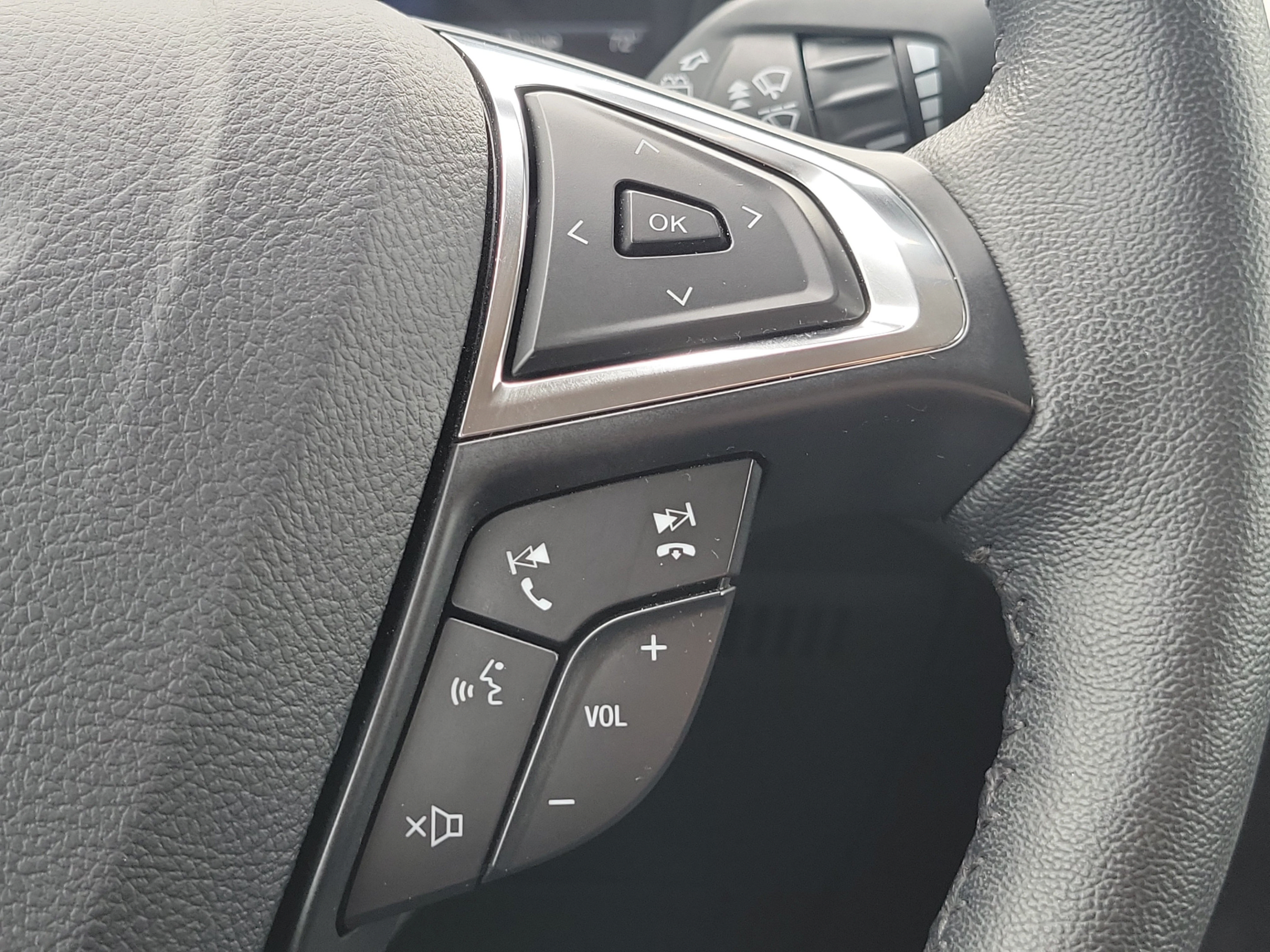 Used 2024 Ford Edge SEL w/ Convenience Package AWD/4WD image 22