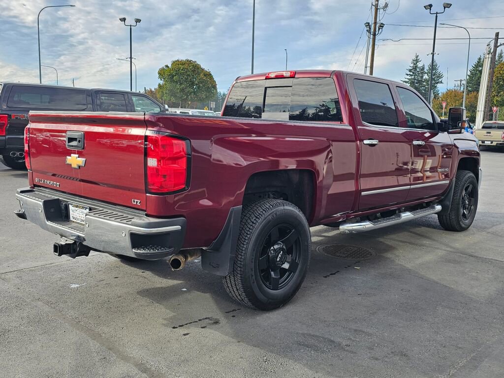 Used 2015 Chevrolet Silverado 3500 LTZ image 5