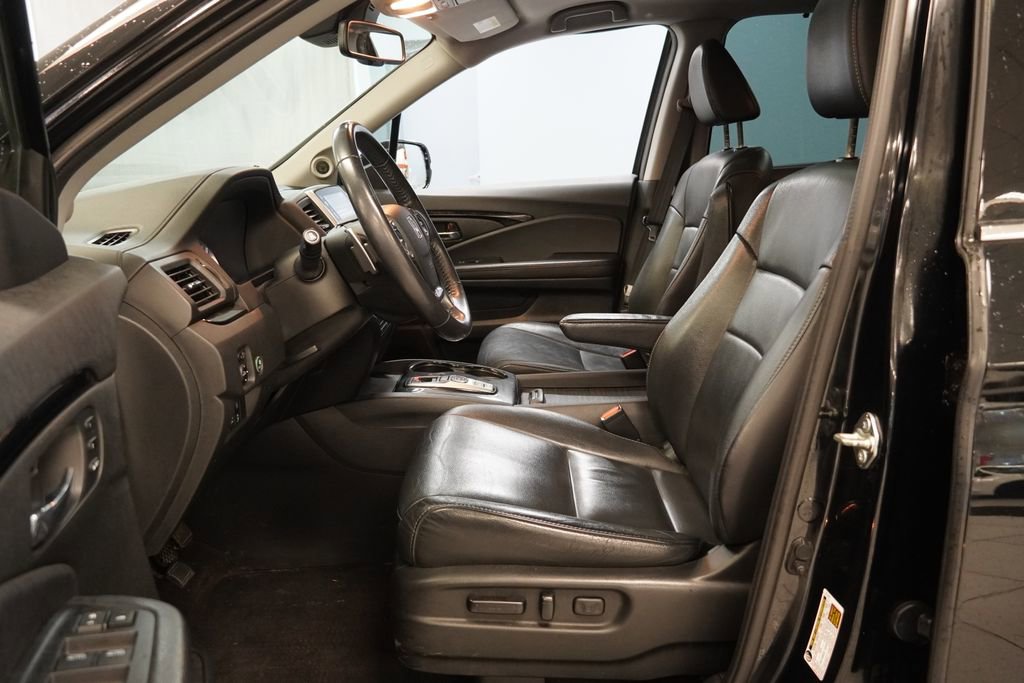 Used 2017 Honda Pilot Touring image 5