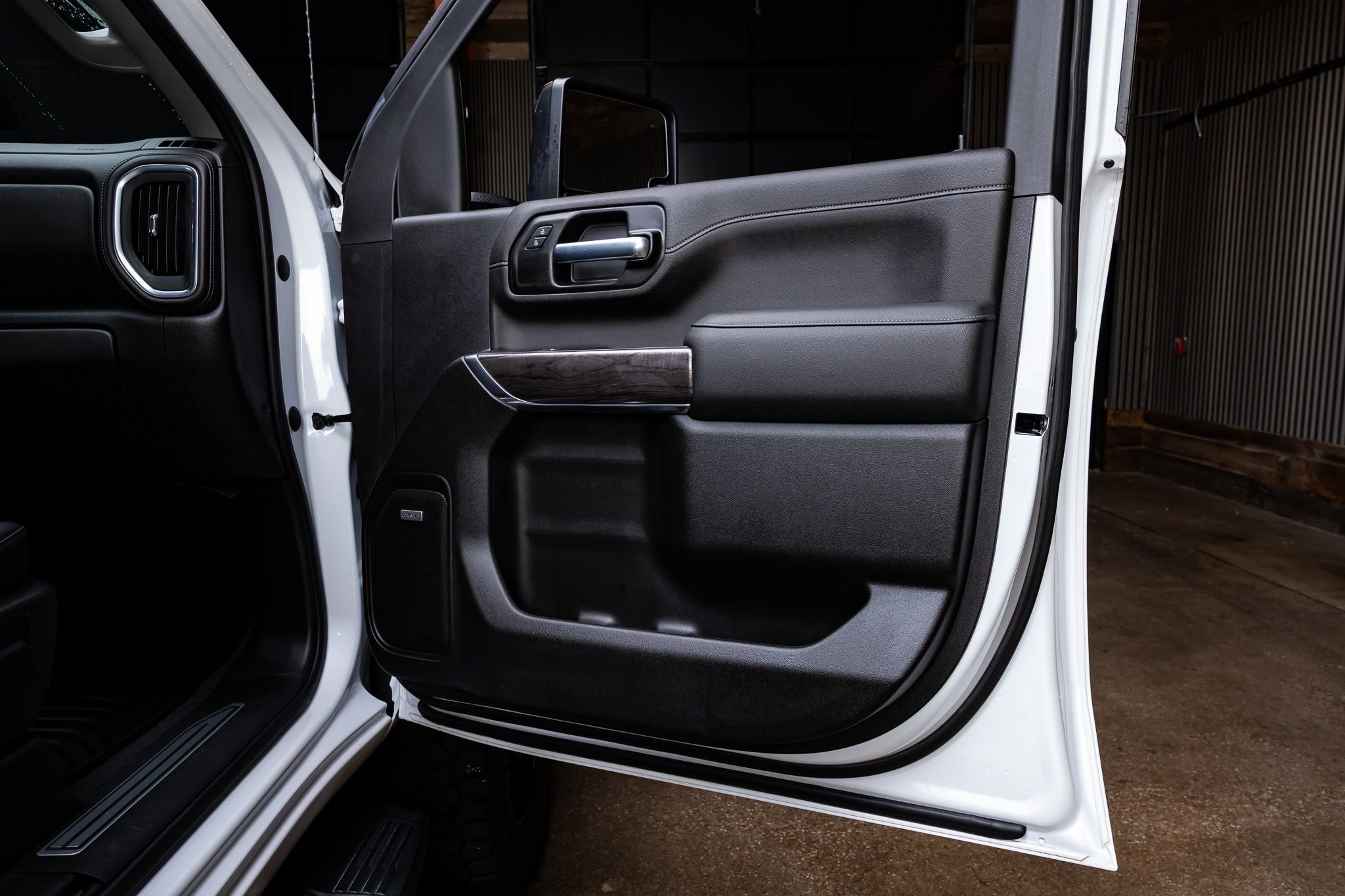 Used 2022 Chevrolet Silverado 2500 LTZ w/ LTZ Plus Package image 37