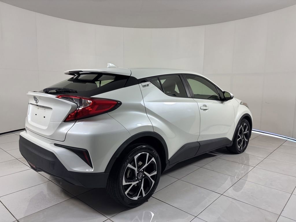 Used 2018 Toyota C-HR XLE image 5
