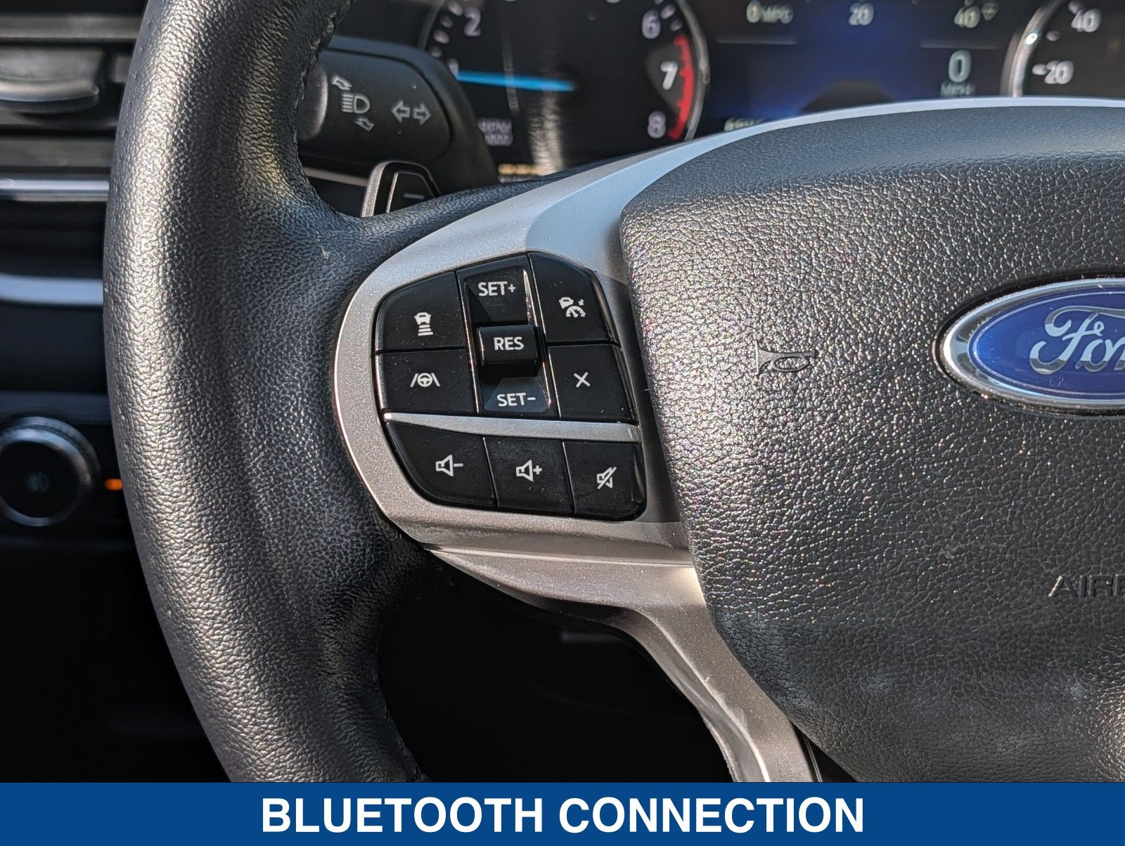 Certified 2021 Ford Explorer XLT w/ Equipment Group 202A AWD/4WD image 27