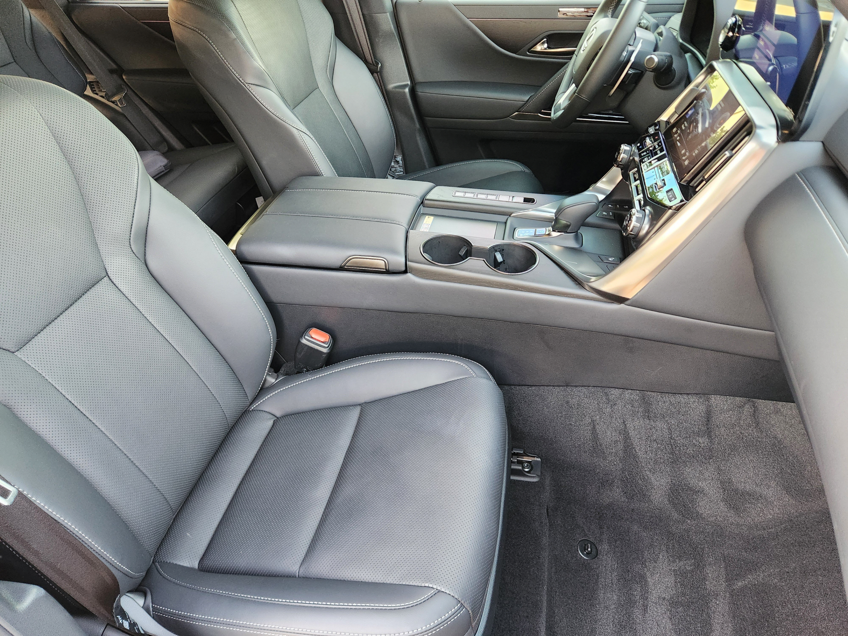 Certified 2025 Lexus LX 700h Luxury w/ Appearance Package AWD/4WD image 6