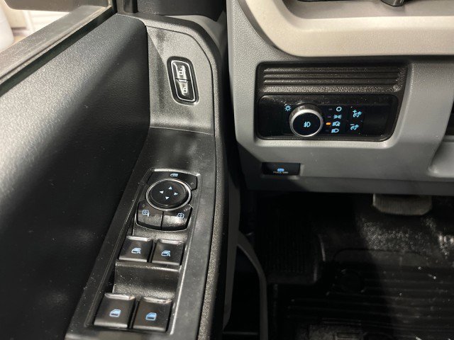 Used 2024 Ford F550 4x4 Crew Cab Super Duty image 32