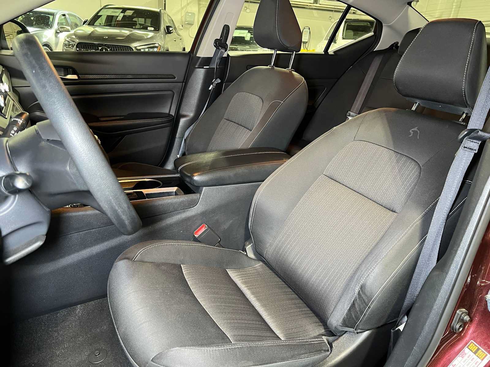 Used 2024 Nissan Altima 2.5 SV FWD image 23