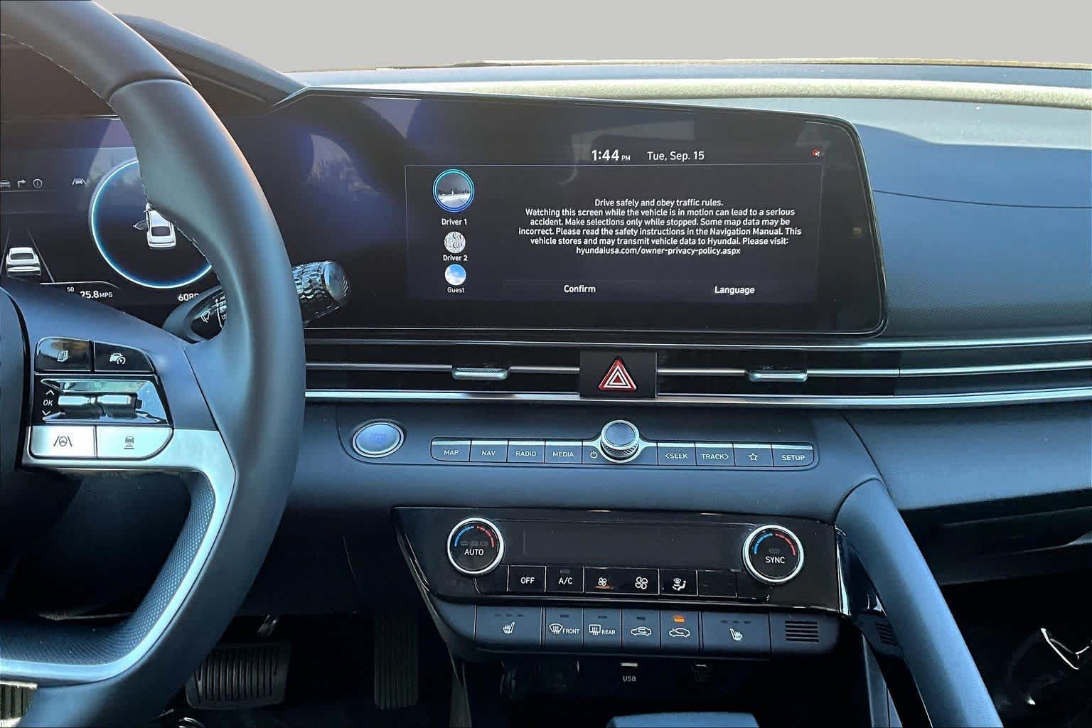 Used 2025 Hyundai Elantra SEL FWD image 7