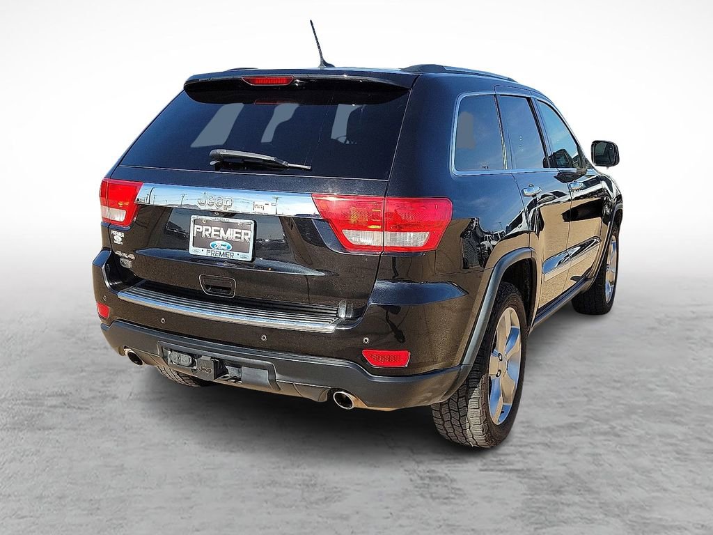 Used 2013 Jeep Grand Cherokee Overland w/ Advance Technology Group AWD/4WD image 10