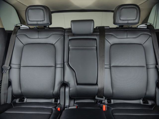 New 2025 Lincoln Corsair FWD w/ Equipment Group 101A image 17