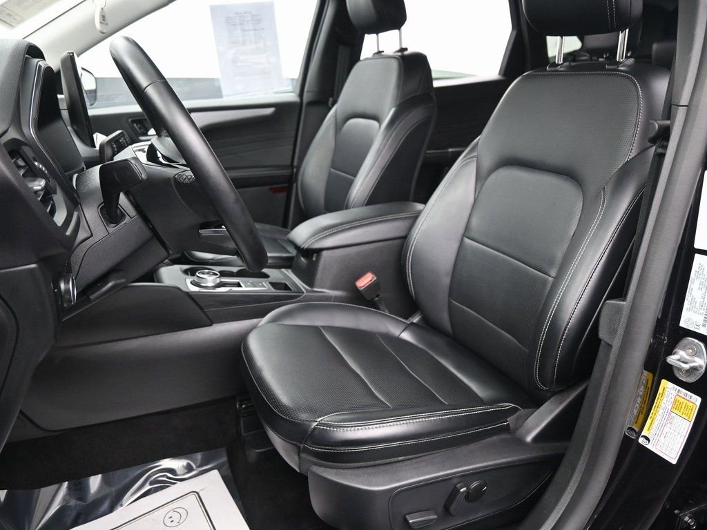 Used 2025 Ford Escape Platinum image 25