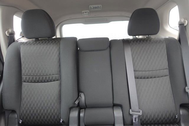 Used 2017 Nissan Rogue S image 16