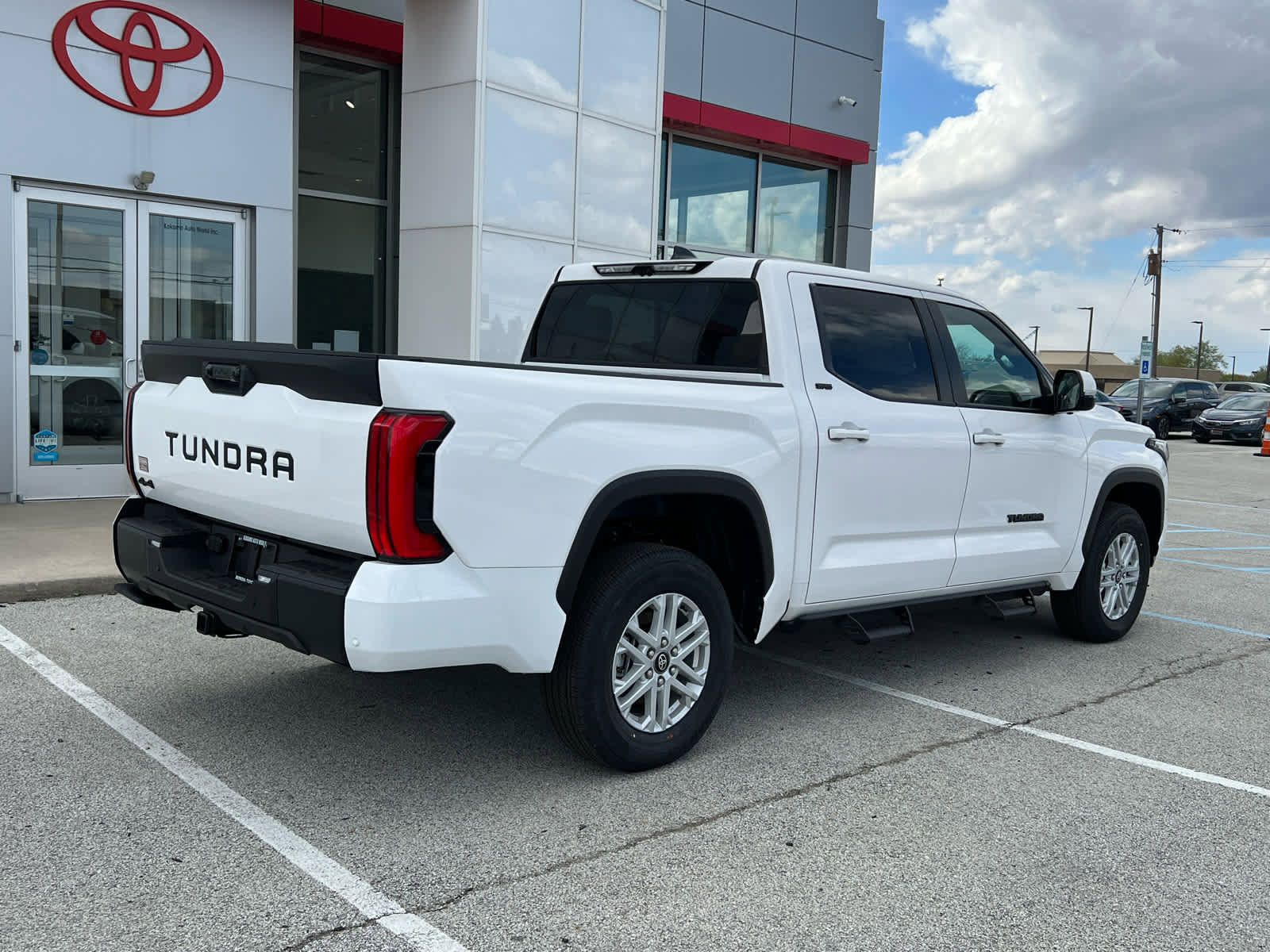 New 2026 Toyota Tundra SR5 w/ SR5 Premium Package AWD/4WD image 8
