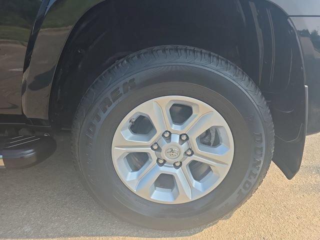 Used 2020 Toyota 4Runner SR5 RWD image 32