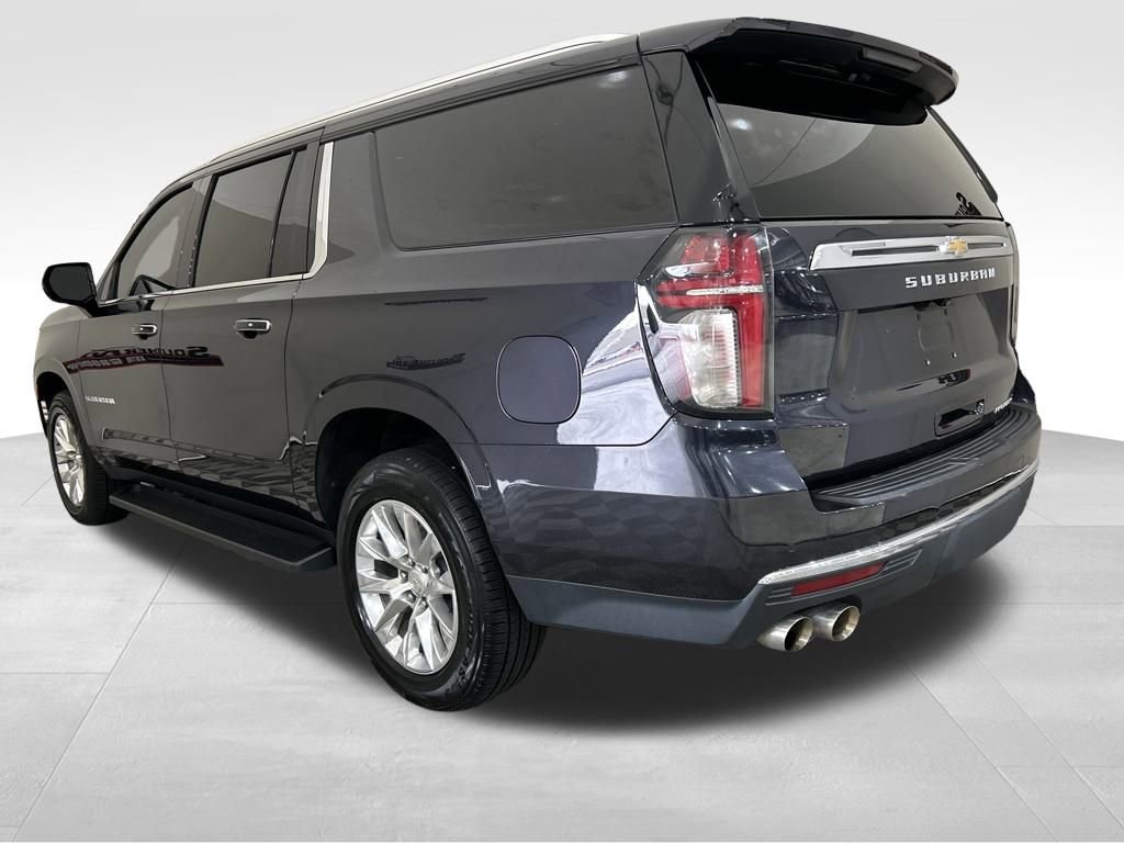 Used 2022 Chevrolet Suburban Premier image 3
