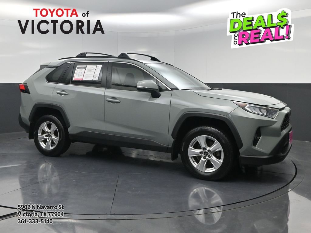 Used 2021 Toyota RAV4 XLE w/ Convenience Package FWD image 1