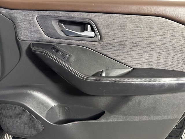 Used 2023 Nissan Rogue SV image 21