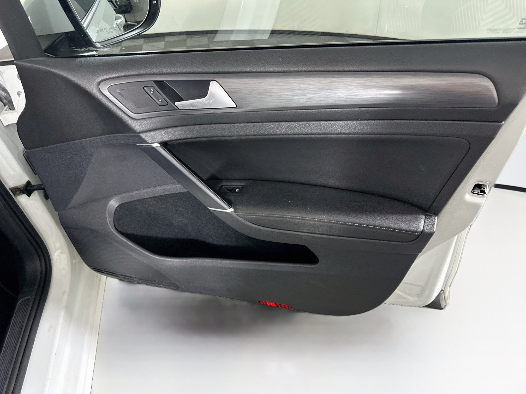 Used 2020 Volkswagen Golf 4-Door FWD image 31