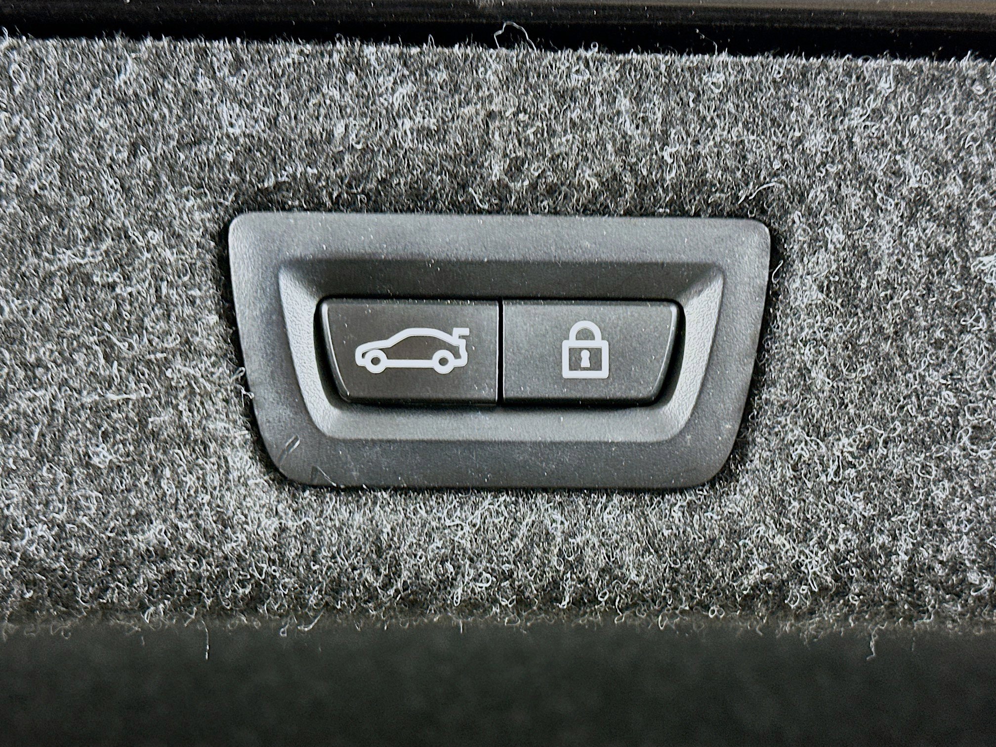 Used 2023 BMW 530i xDrive w/ Premium Package image 30