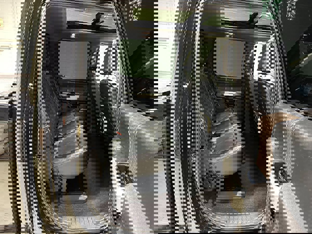 Used 2021 Ford F350 Lariat image 15