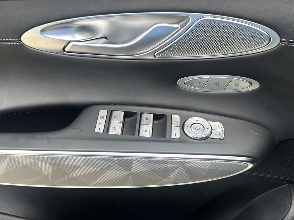 Used 2025 Genesis GV70 3.5T Sport w/ Sport Advanced Package AWD/4WD image 23
