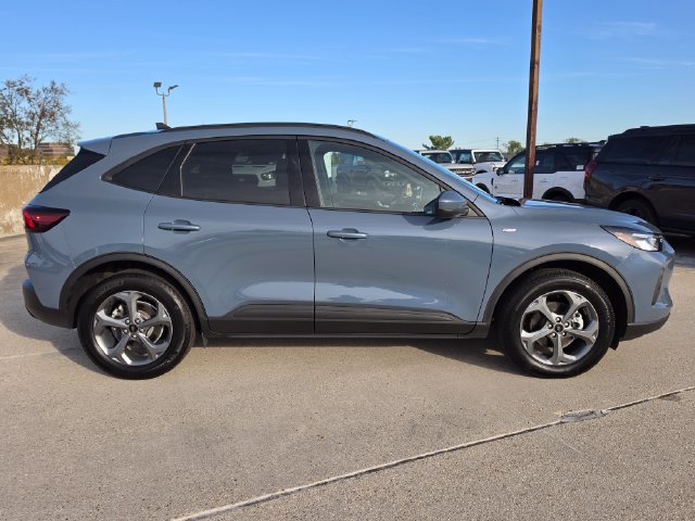 Used 2025 Ford Escape ST-Line Select AWD/4WD image 4