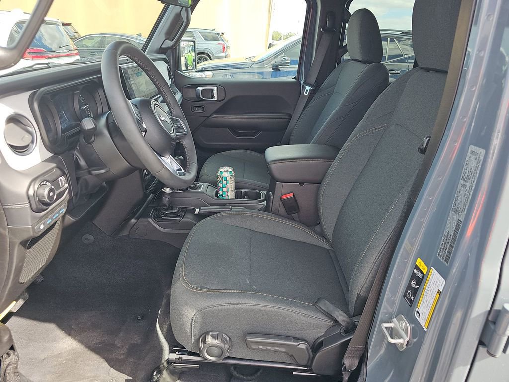 Used 2025 Jeep Wrangler Unlimited Sahara w/ Safety Group image 8