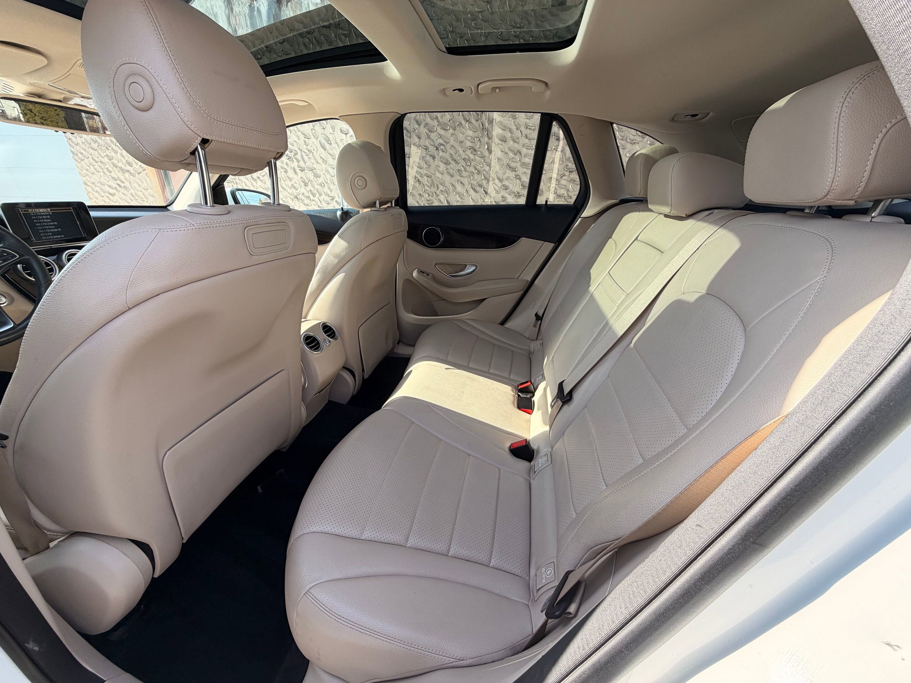 Used 2019 Mercedes-Benz GLC 300 4MATIC image 26