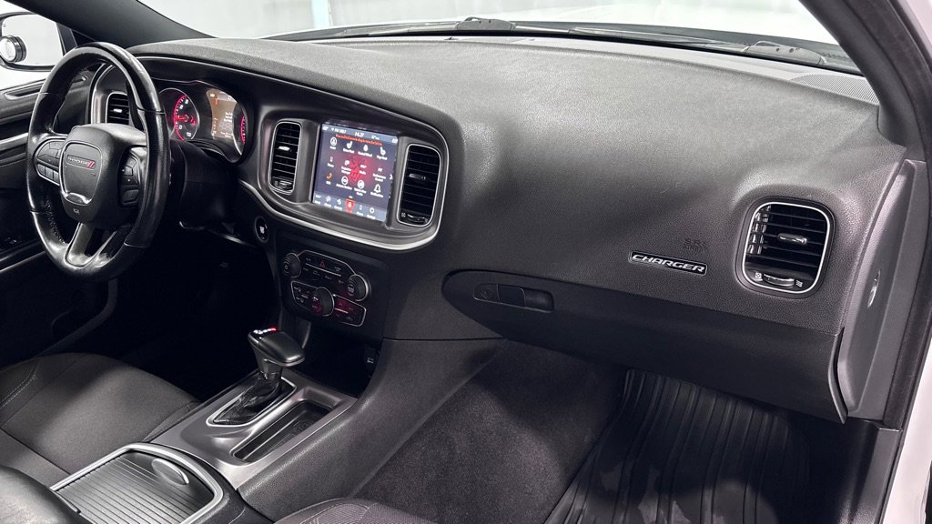 Used 2020 Dodge Charger SXT w/ Cold Weather Package AWD/4WD image 16
