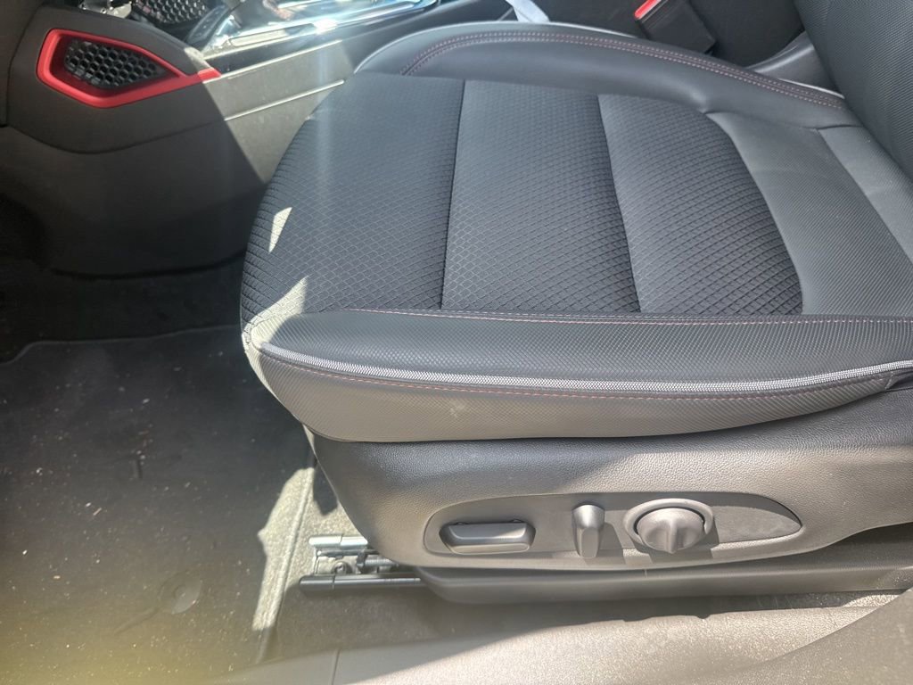 Used 2023 Chevrolet TrailBlazer RS w/ Convenience Package FWD image 16