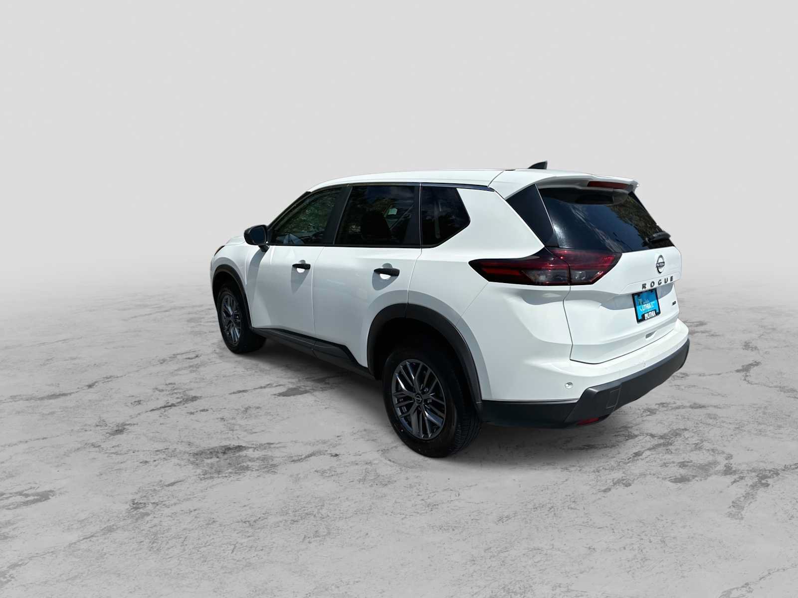 Used 2024 Nissan Rogue S AWD/4WD image 6