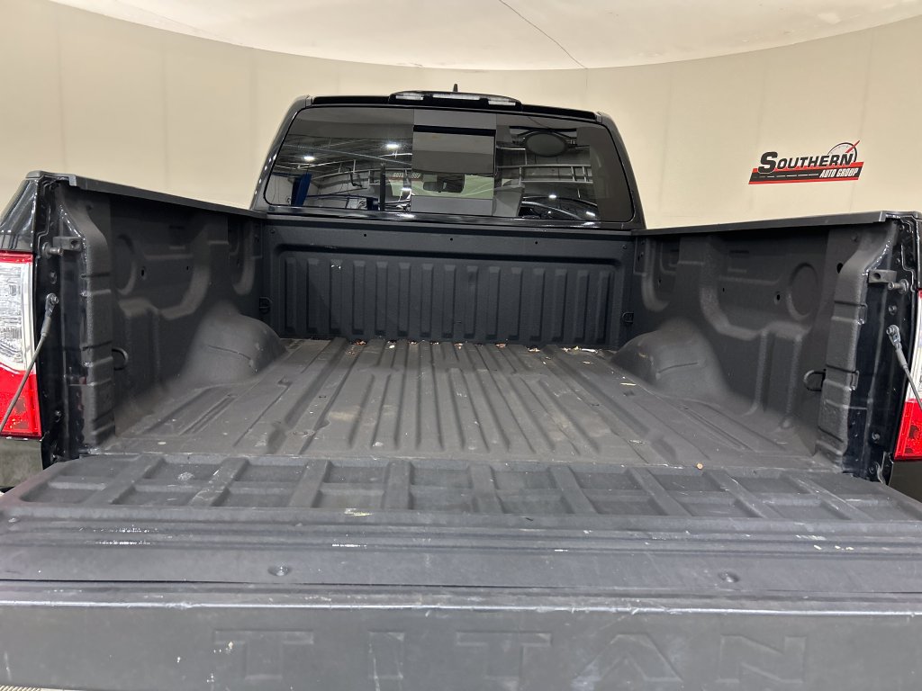 Used 2023 Nissan Titan SV AWD/4WD image 5