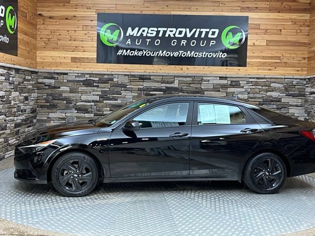 Used 2023 Hyundai Elantra Blue FWD image 5