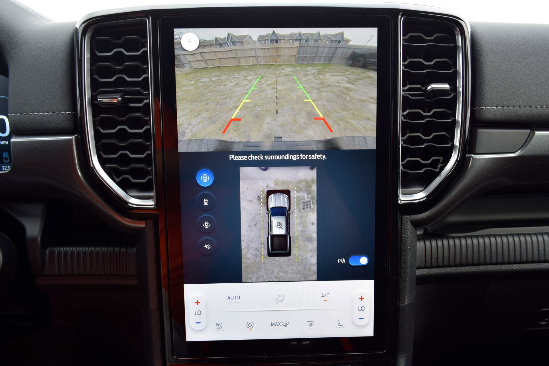 New 2026 Ford Ranger Lariat w/ FX4 Off-Road Package image 13